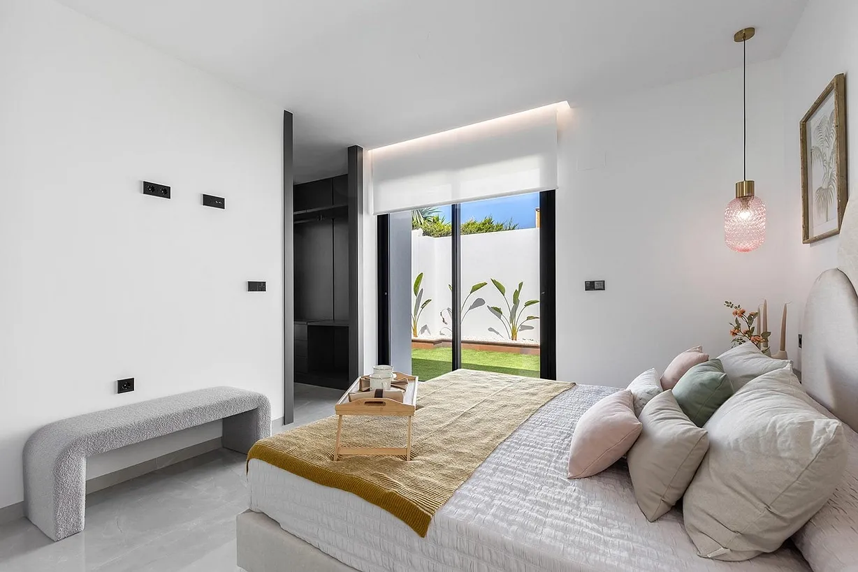 3 bedroom villa for sale - Bentley Hurst