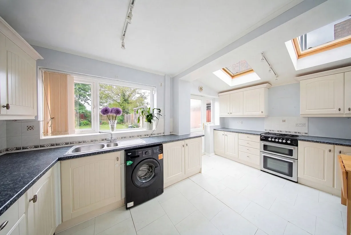 3 bedroom house for sale - Bentley Hurst