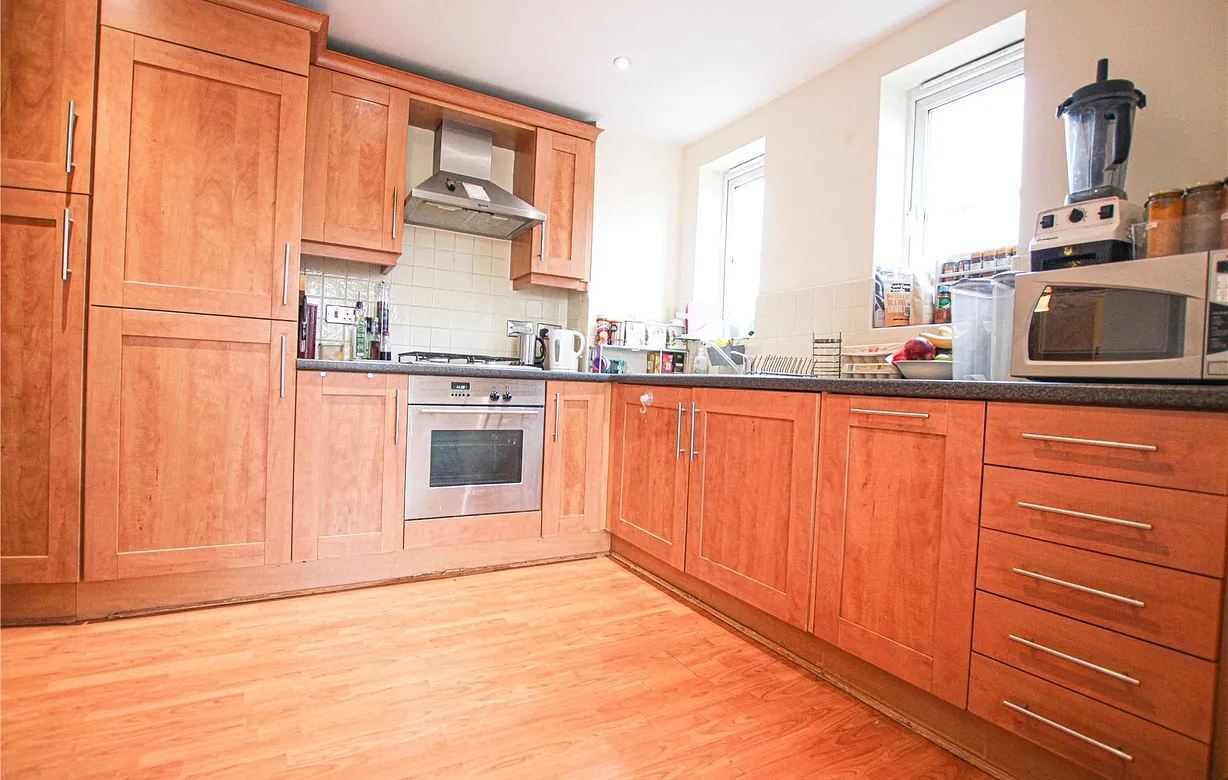 2 bedroom apartment to rent - Bentley Hurst