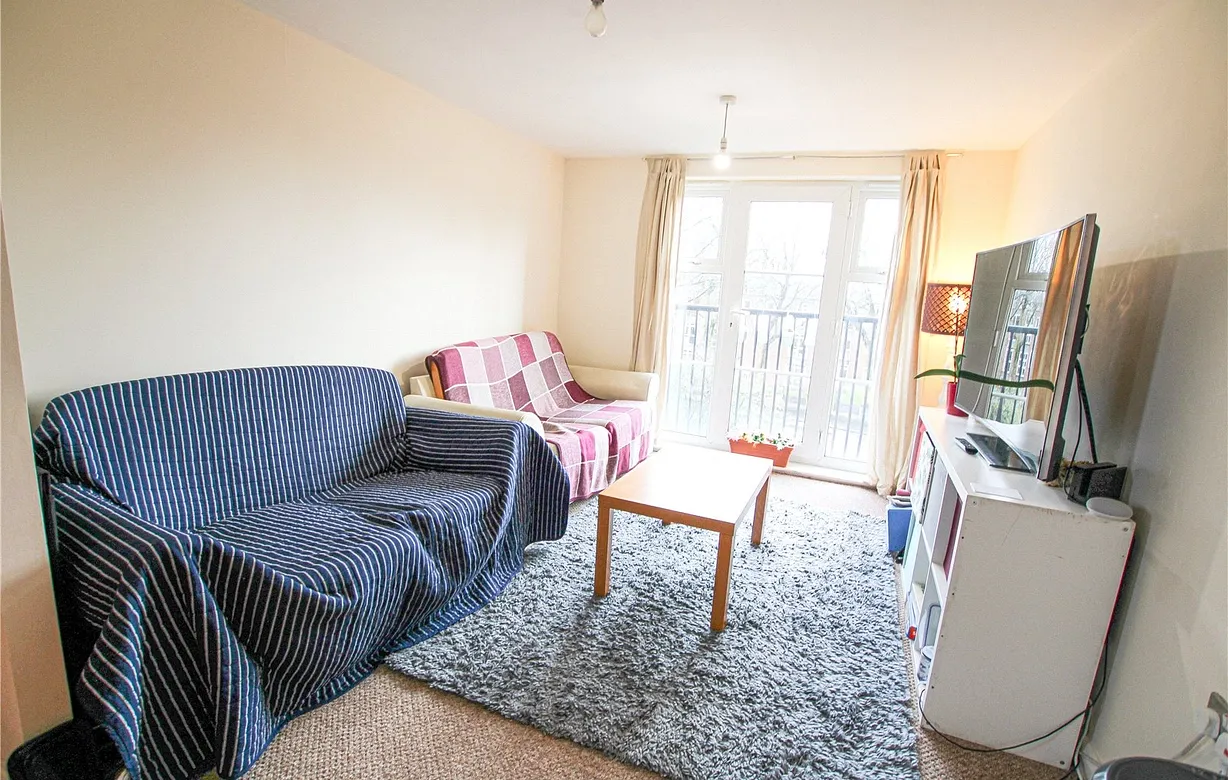 2 bedroom apartment to rent - Bentley Hurst