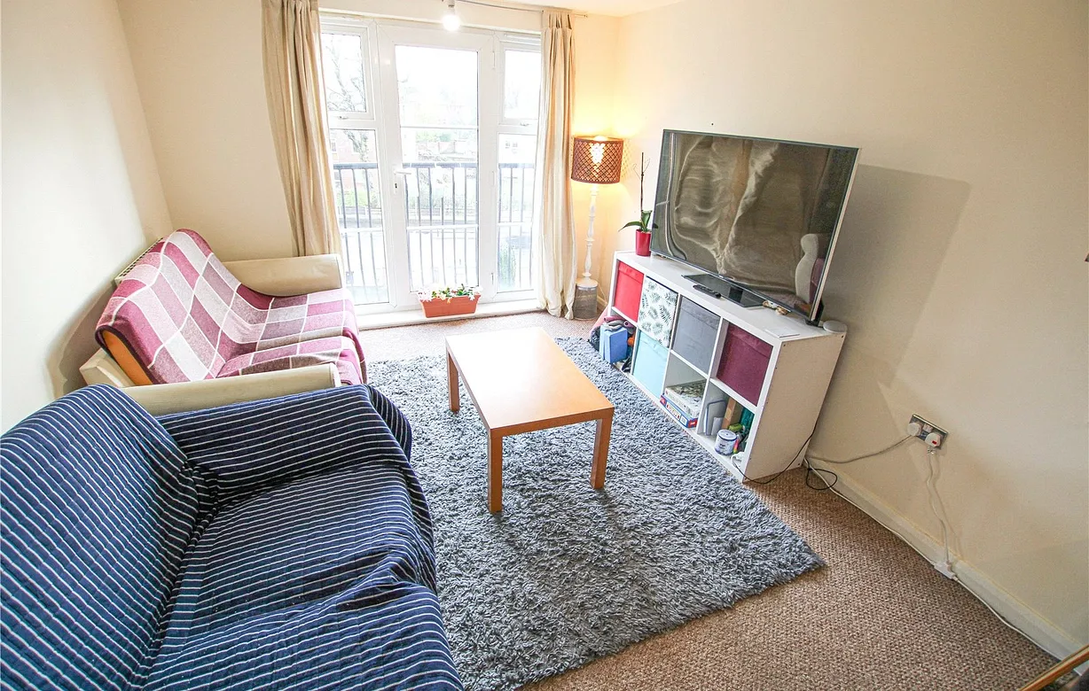 2 bedroom apartment to rent - Bentley Hurst