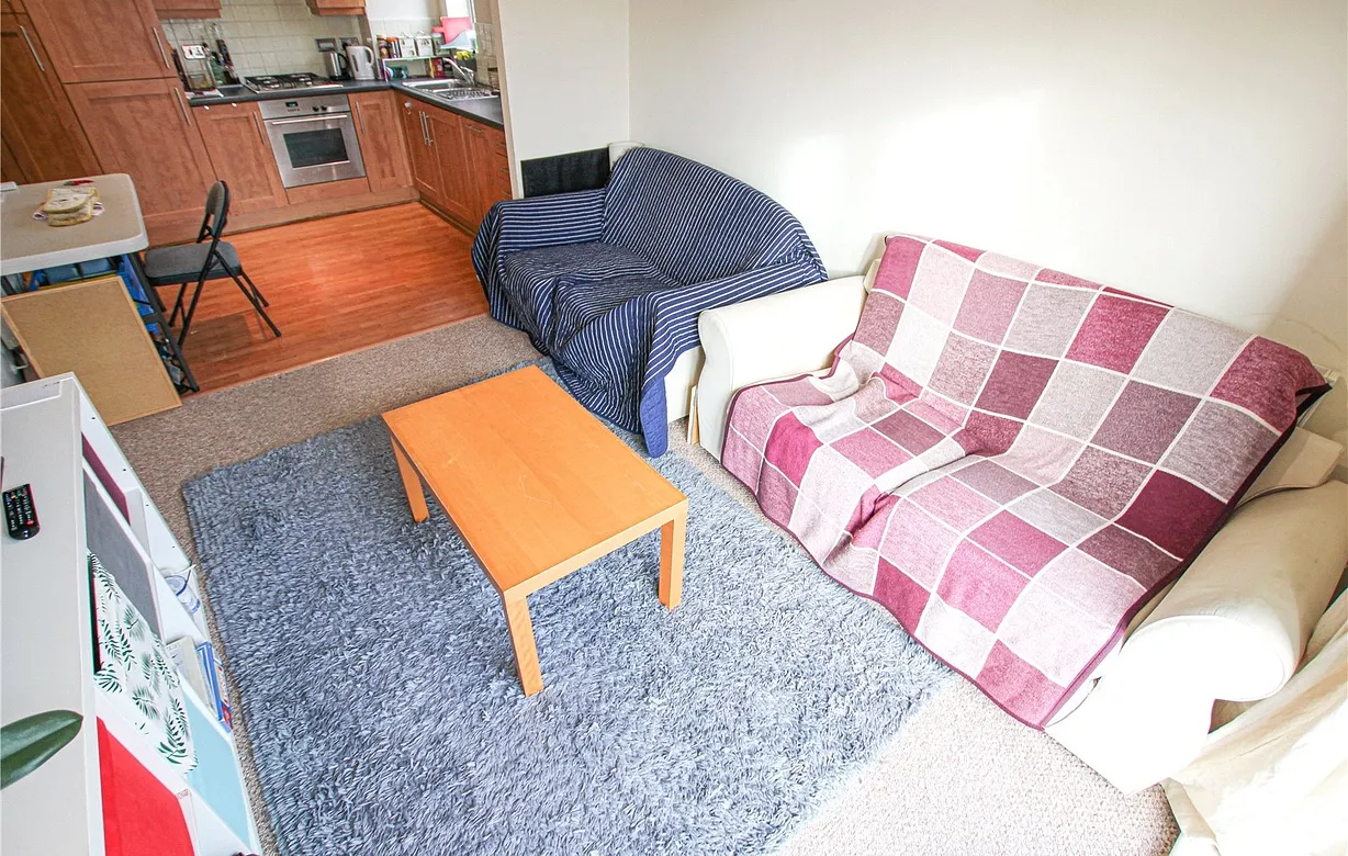 2 bedroom apartment to rent - Bentley Hurst