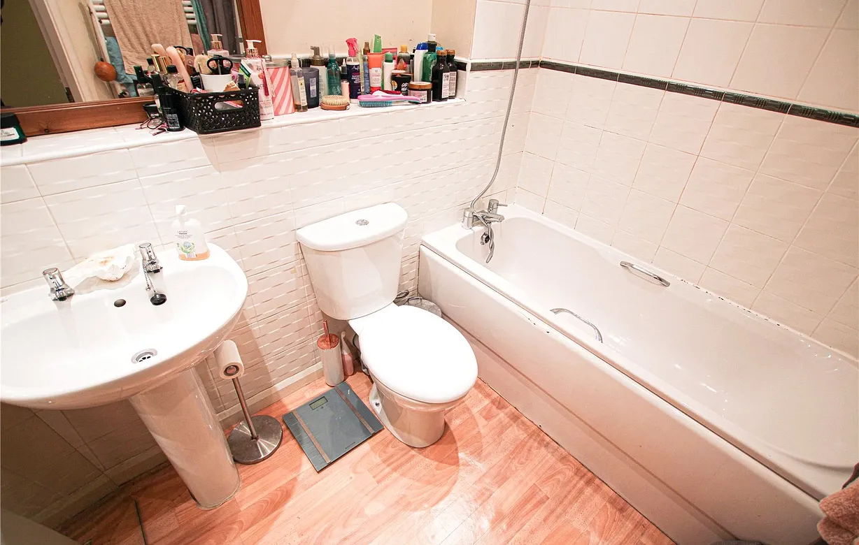 2 bedroom apartment to rent - Bentley Hurst