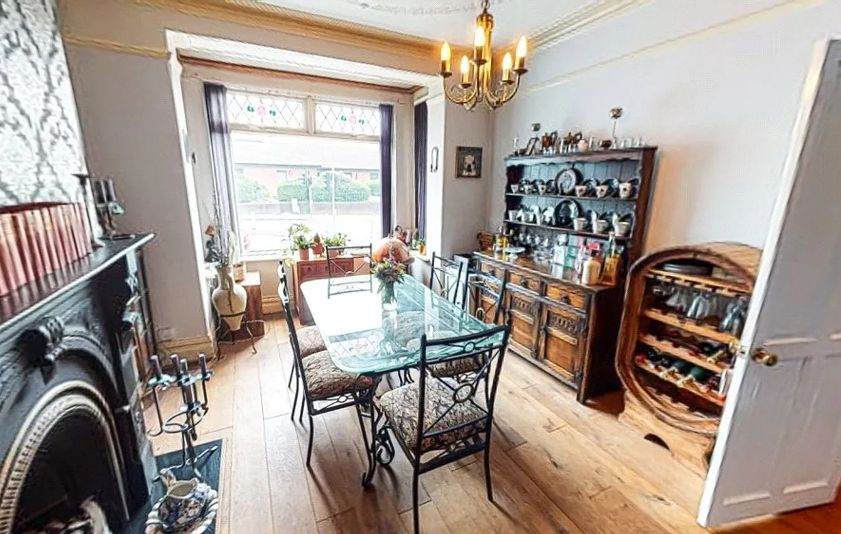 3 bedroom house for sale - Bentley Hurst