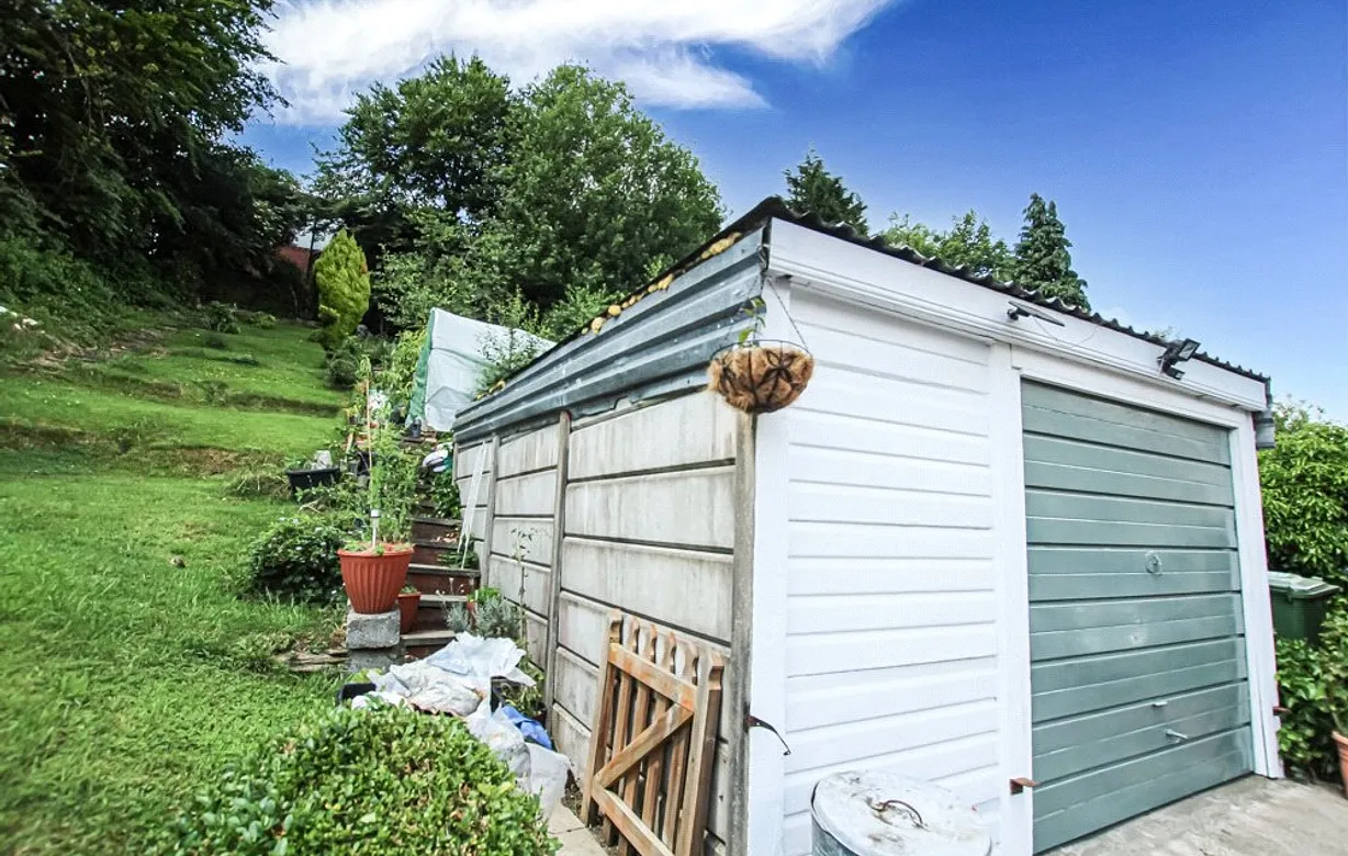 3 bedroom house for sale - Bentley Hurst