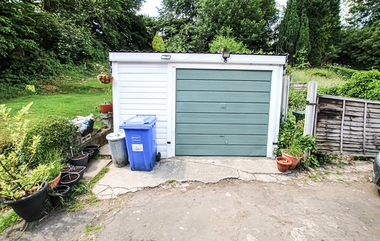 3 bedroom house for sale - Bentley Hurst