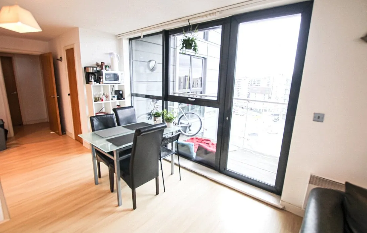 2 bedroom apartment to rent - Bentley Hurst