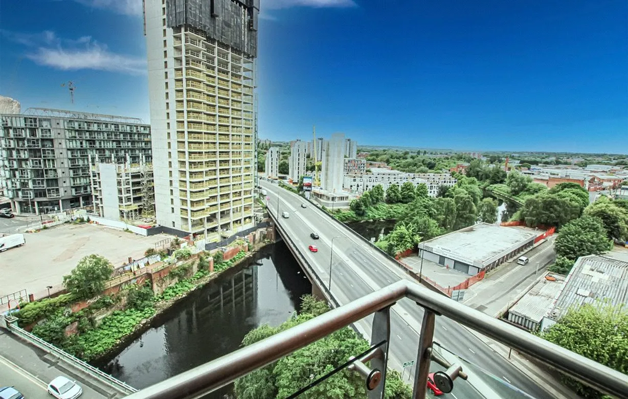 2 bedroom apartment to rent - Bentley Hurst