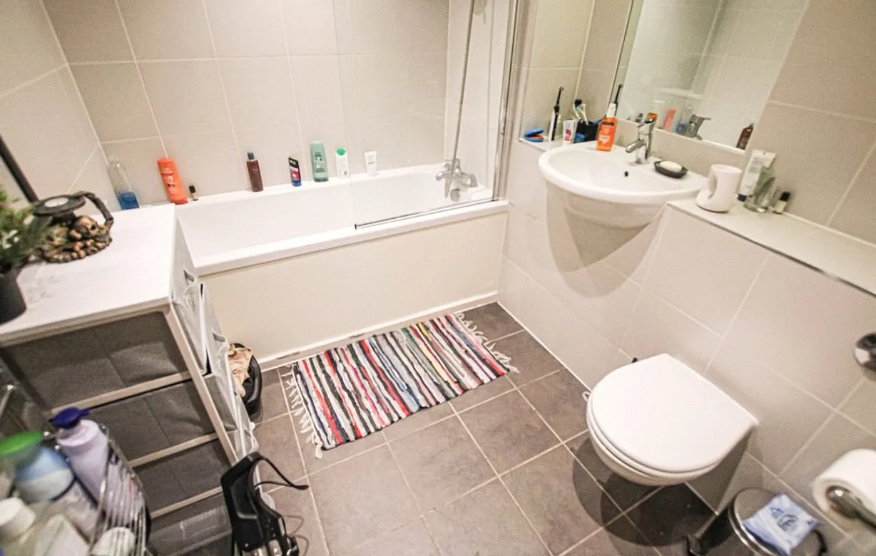 2 bedroom apartment to rent - Bentley Hurst