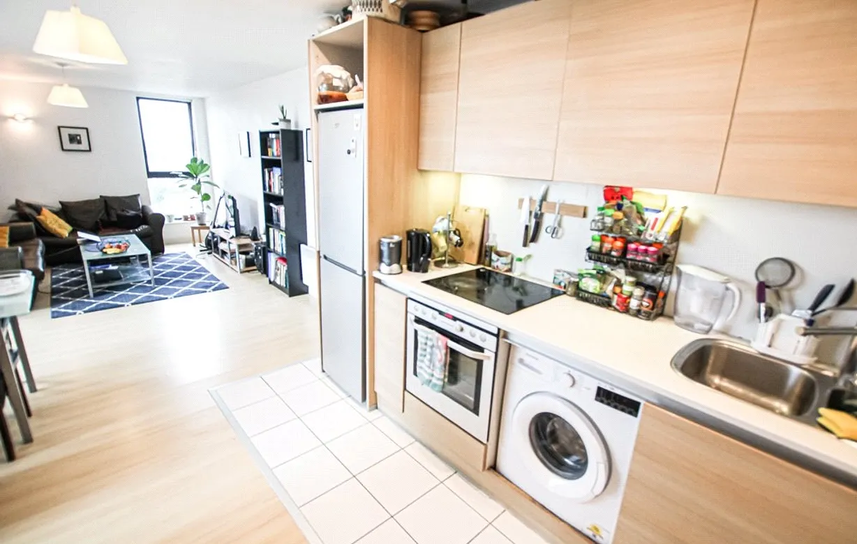 2 bedroom apartment to rent - Bentley Hurst