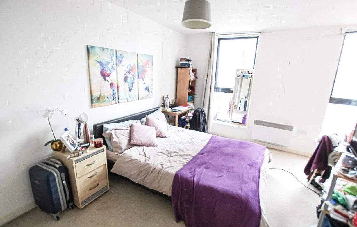 2 bedroom apartment to rent - Bentley Hurst