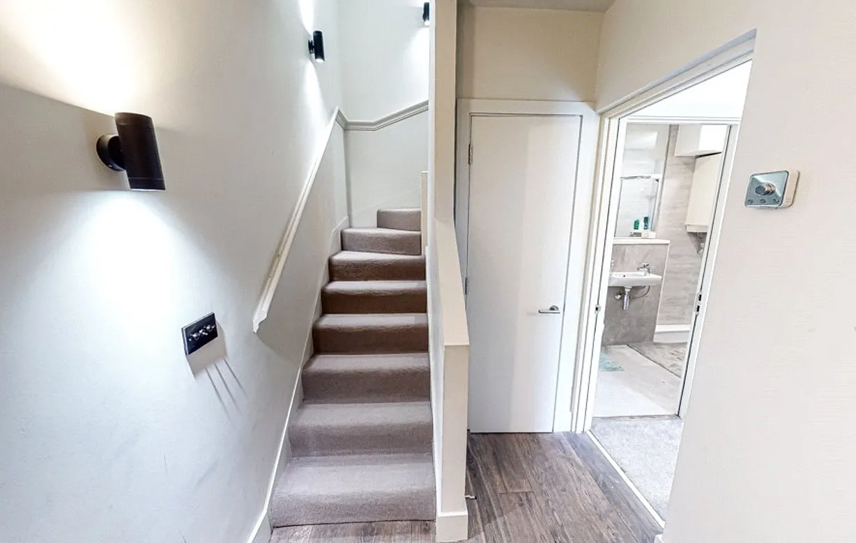 2 bedroom townhouse for sale - Bentley Hurst