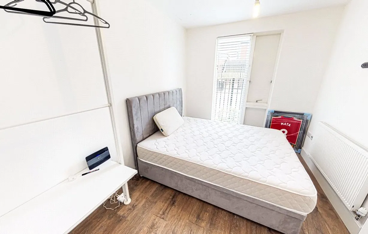 2 bedroom townhouse for sale - Bentley Hurst