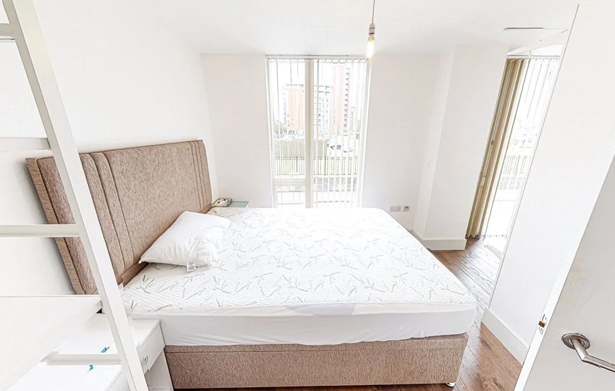 2 bedroom townhouse for sale - Bentley Hurst