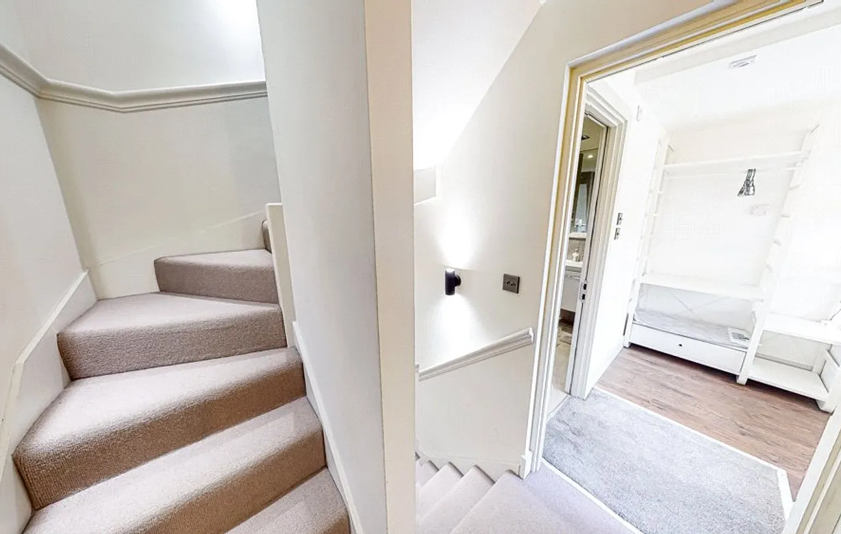 2 bedroom townhouse for sale - Bentley Hurst