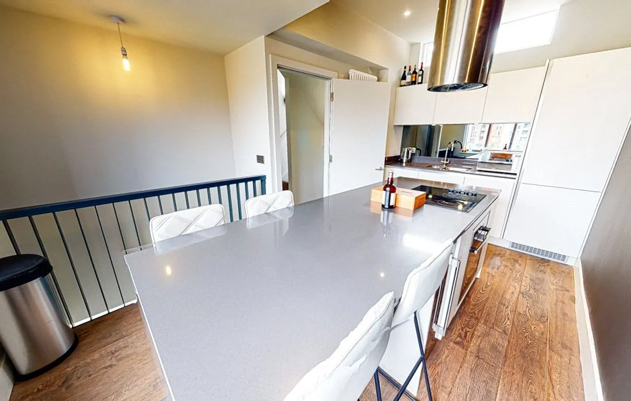 2 bedroom townhouse for sale - Bentley Hurst