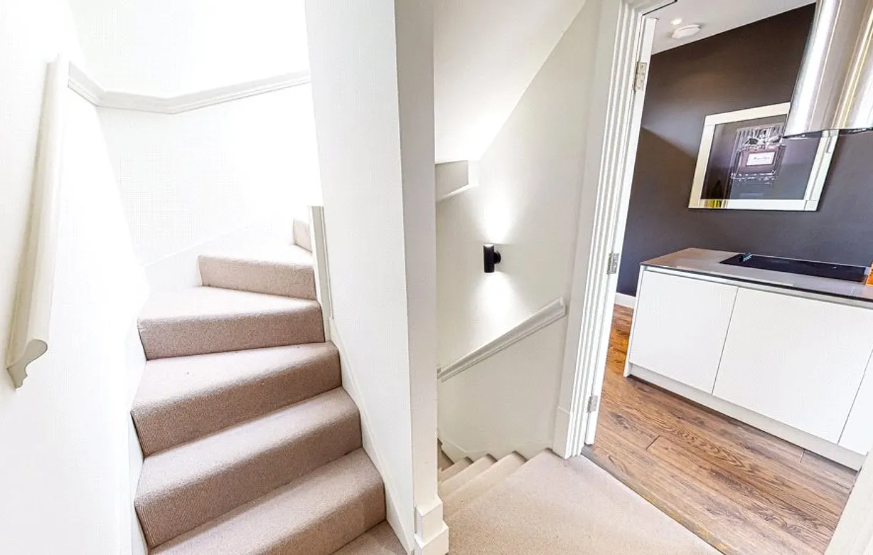 2 bedroom townhouse for sale - Bentley Hurst