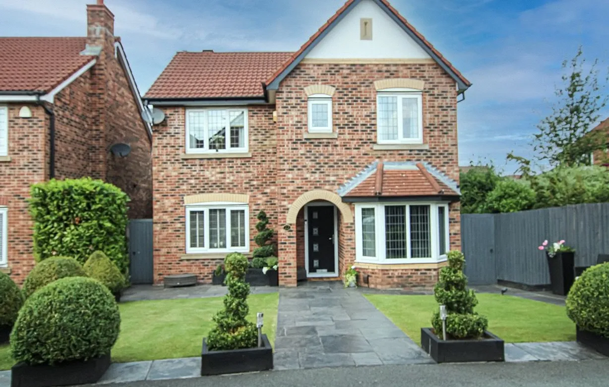 4 bedroom house for sale - Bentley Hurst