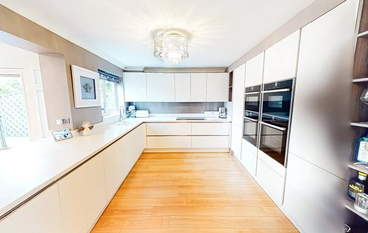 4 bedroom house for sale - Bentley Hurst