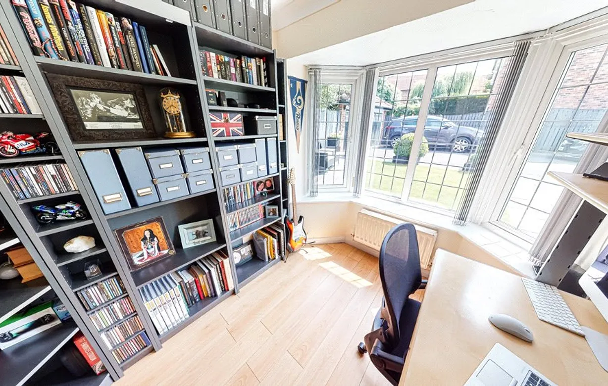 4 bedroom house for sale - Bentley Hurst