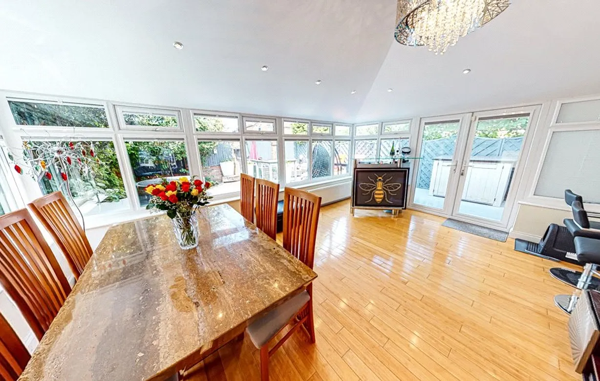 4 bedroom house for sale - Bentley Hurst
