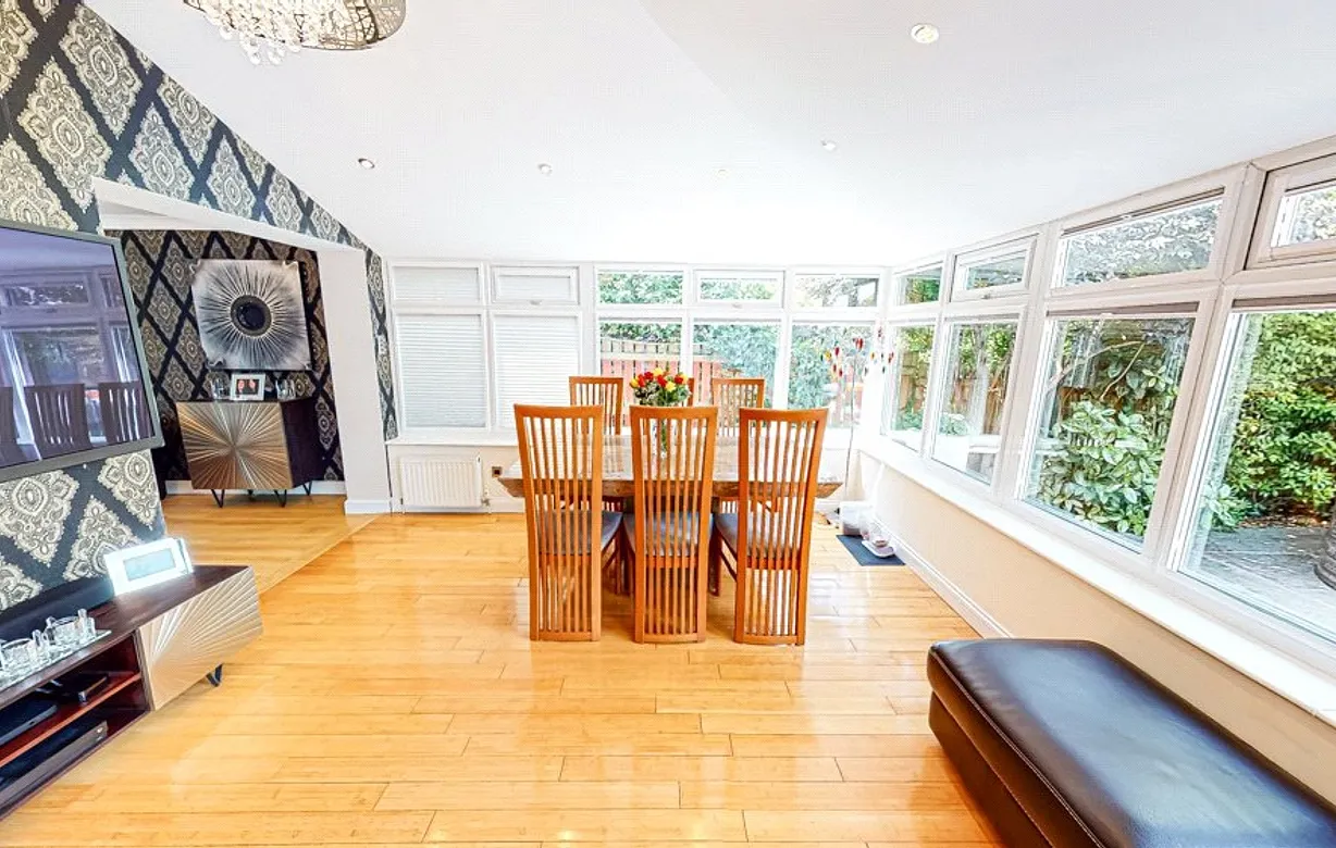 4 bedroom house for sale - Bentley Hurst