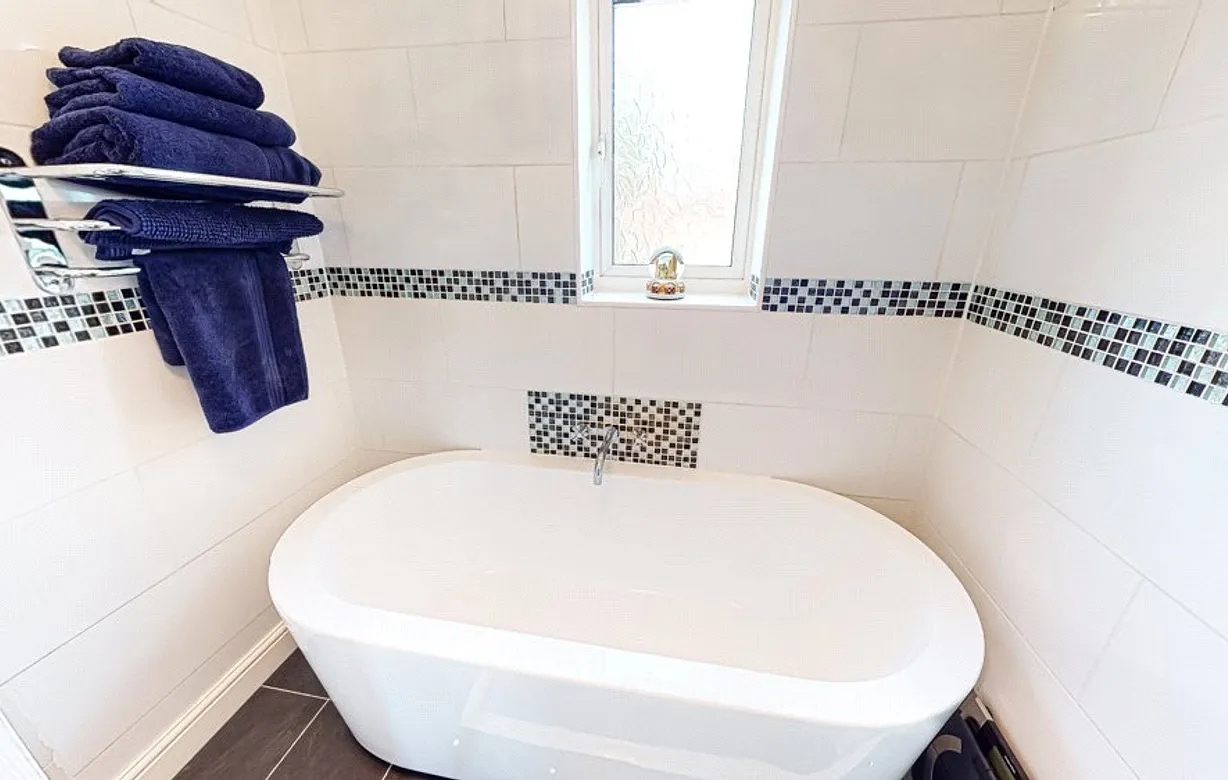 4 bedroom house for sale - Bentley Hurst