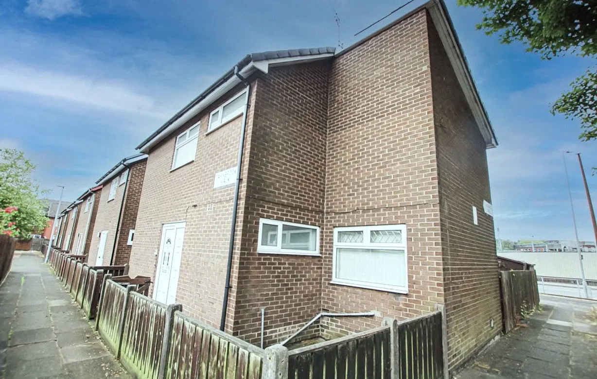 3 bedroom house for sale - Bentley Hurst