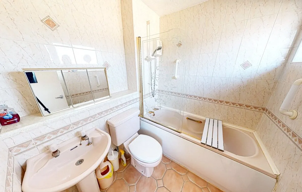 3 bedroom house for sale - Bentley Hurst