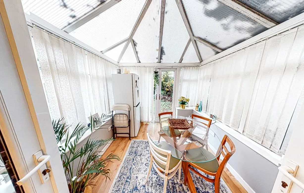 3 bedroom house for sale - Bentley Hurst