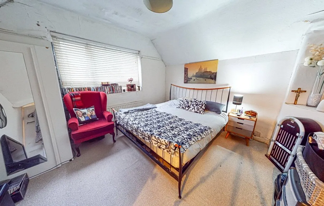 3 bedroom house for sale - Bentley Hurst