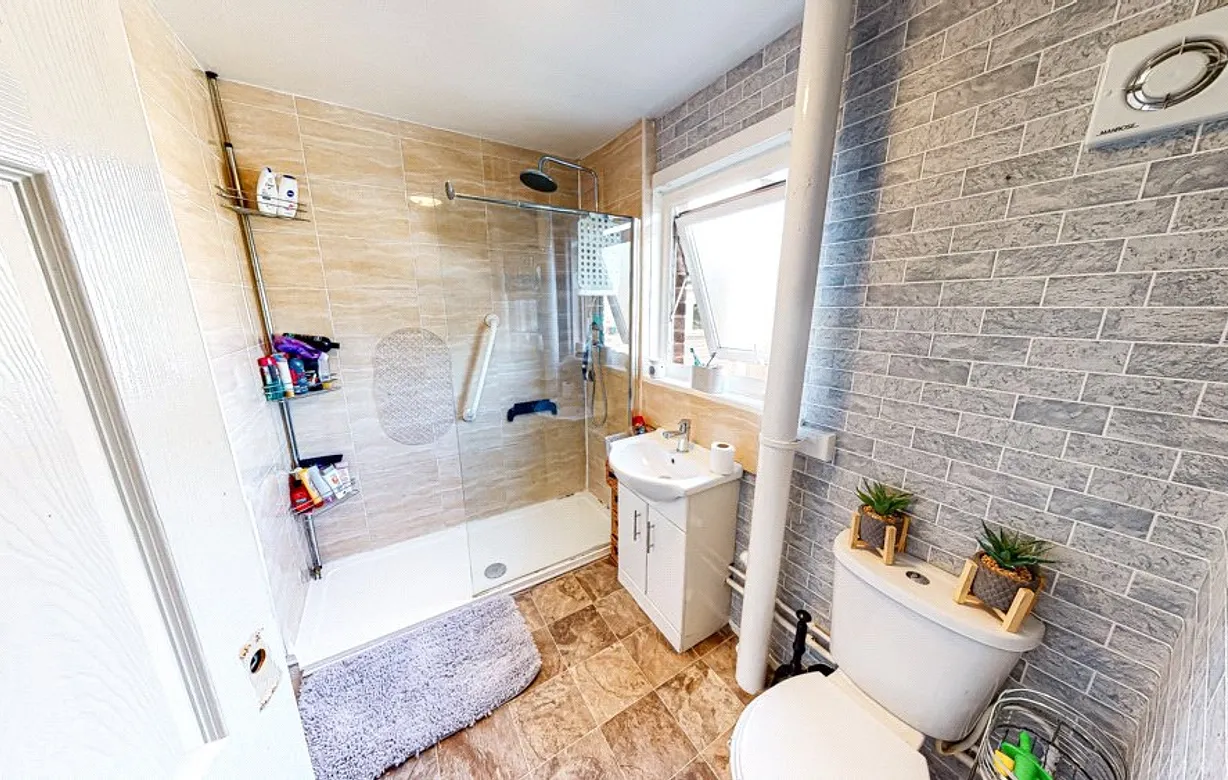 3 bedroom house for sale - Bentley Hurst