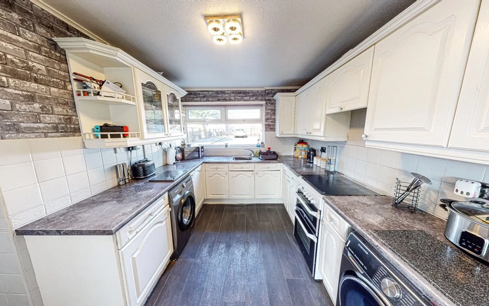 3 bedroom house for sale - Bentley Hurst