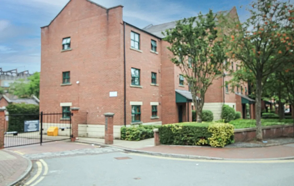 1 bedroom apartment for sale - Bentley Hurst