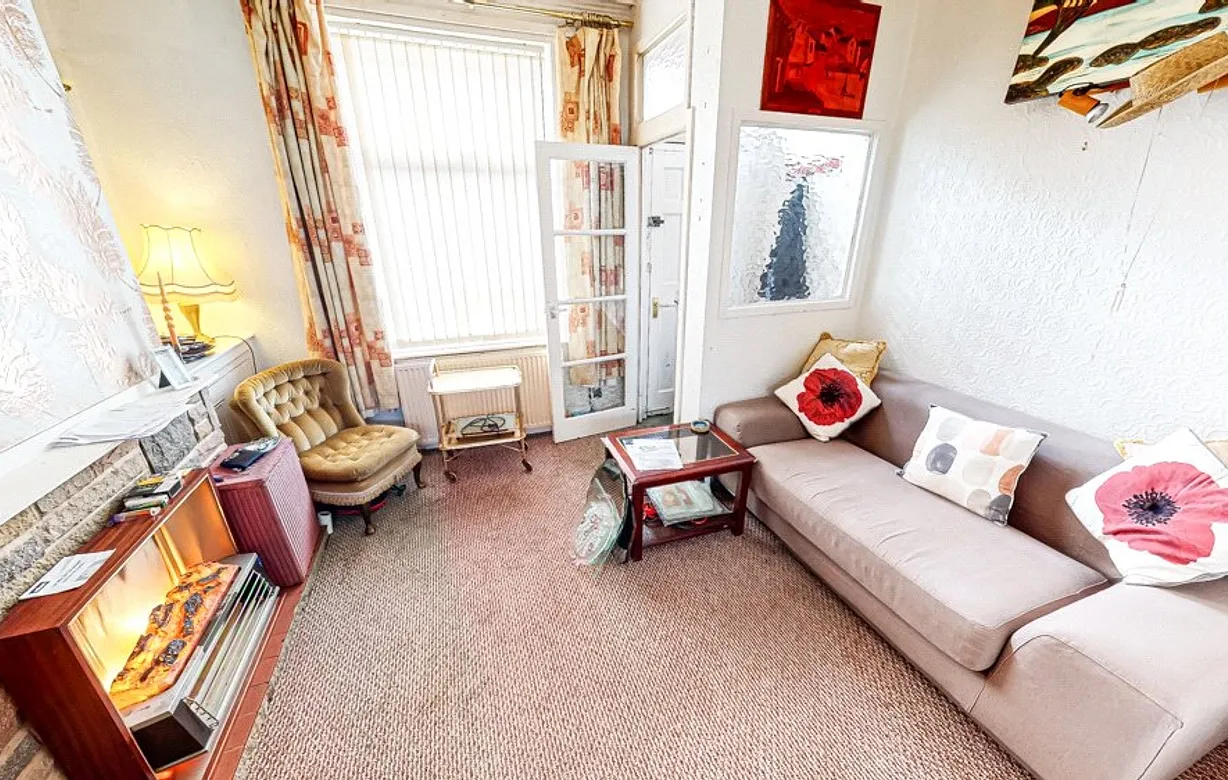 2 bedroom house for sale - Bentley Hurst