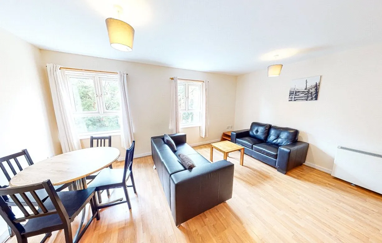 2 bedroom apartment to rent - Bentley Hurst