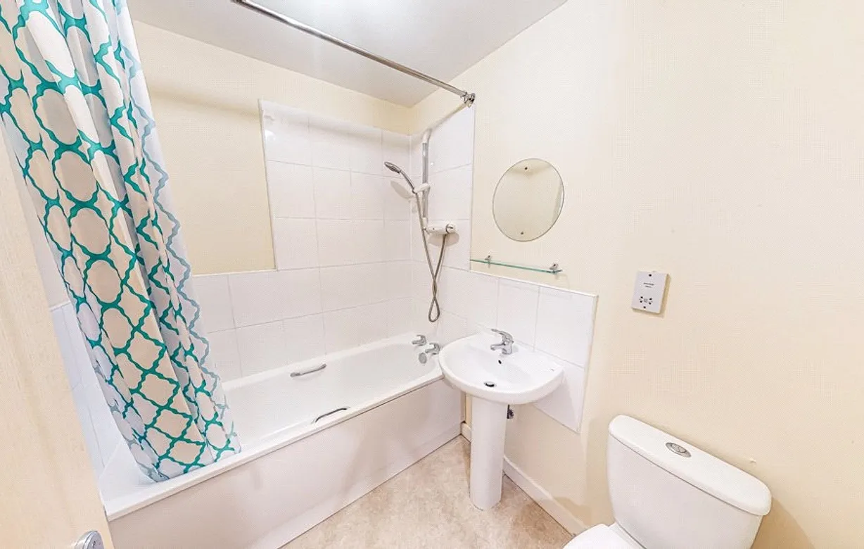 2 bedroom apartment to rent - Bentley Hurst