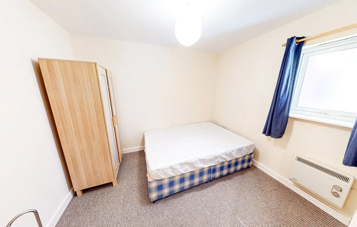 2 bedroom apartment to rent - Bentley Hurst