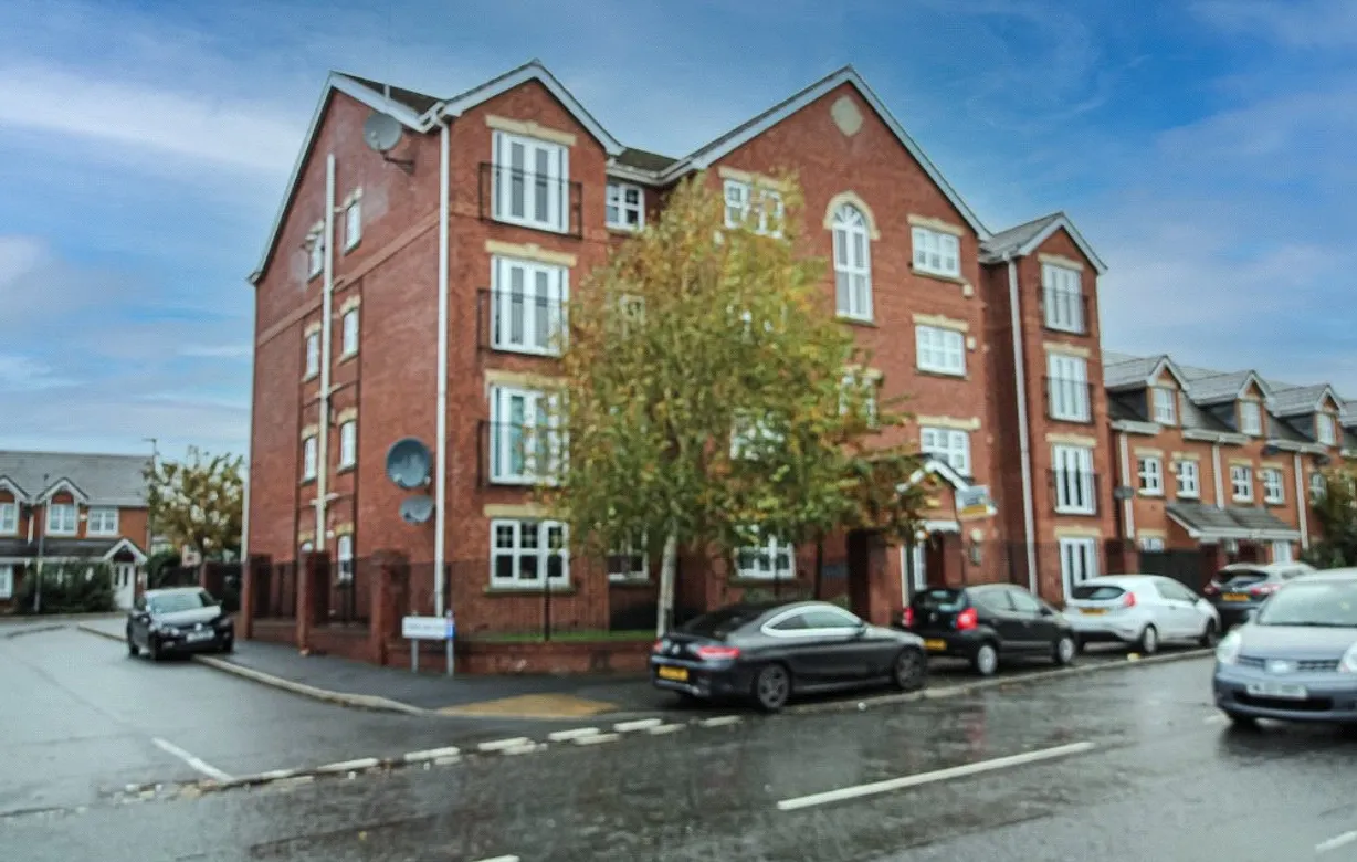 2 bedroom apartment for sale - Bentley Hurst