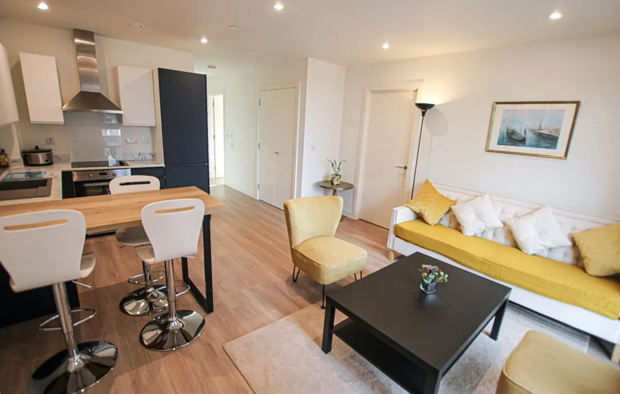 2 bedroom apartment to rent - Bentley Hurst