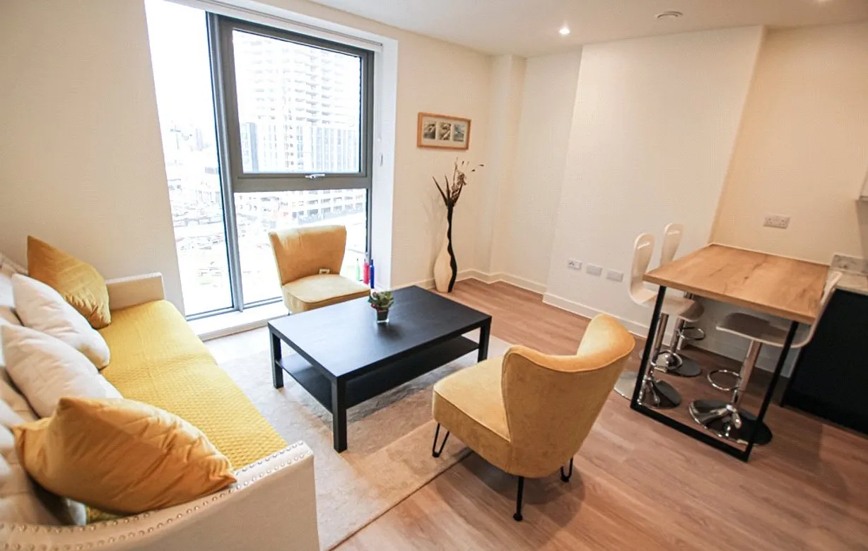 2 bedroom apartment to rent - Bentley Hurst