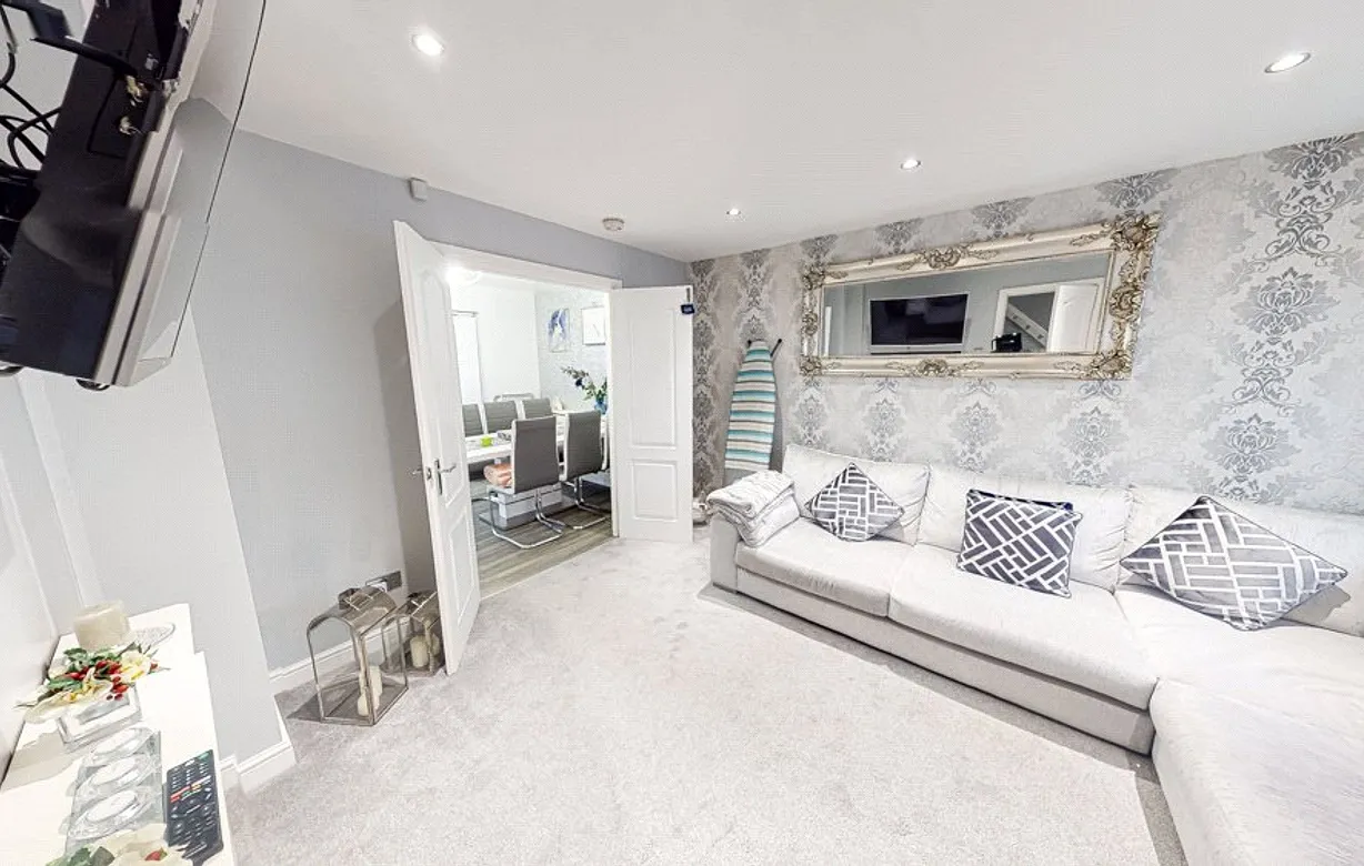 3 bedroom house for sale - Bentley Hurst