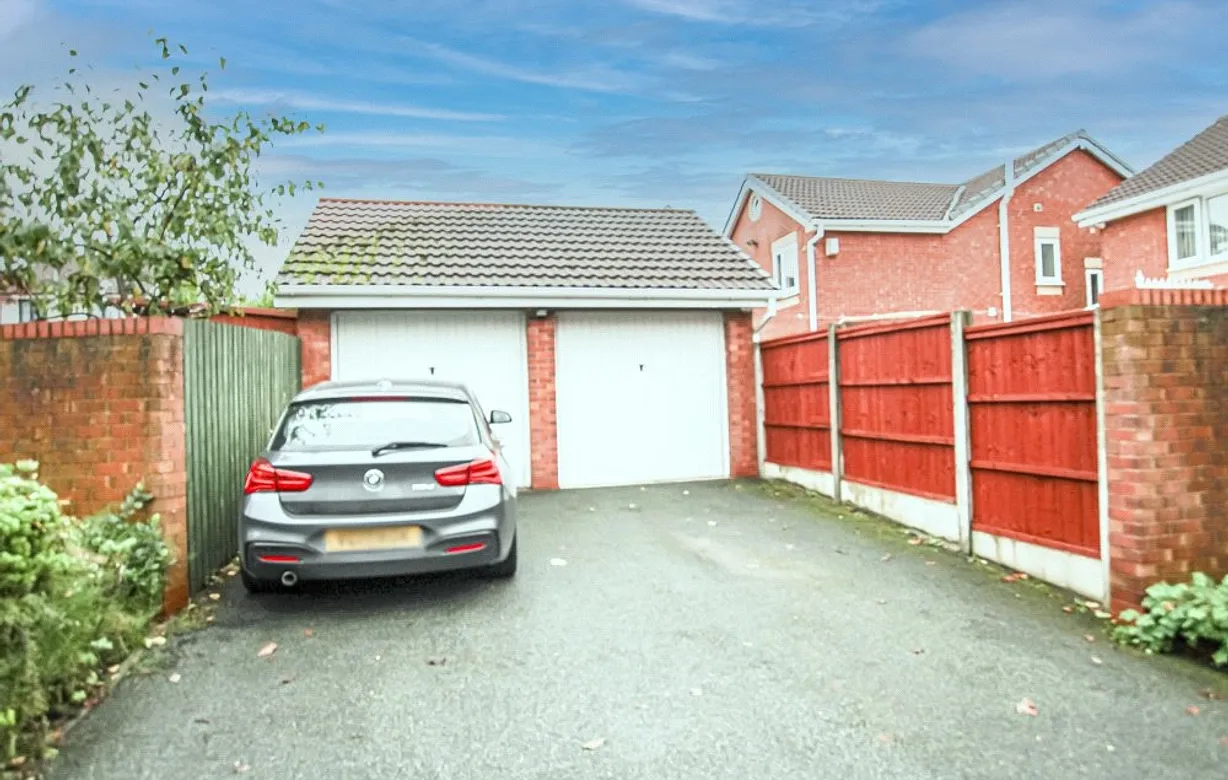 3 bedroom house for sale - Bentley Hurst