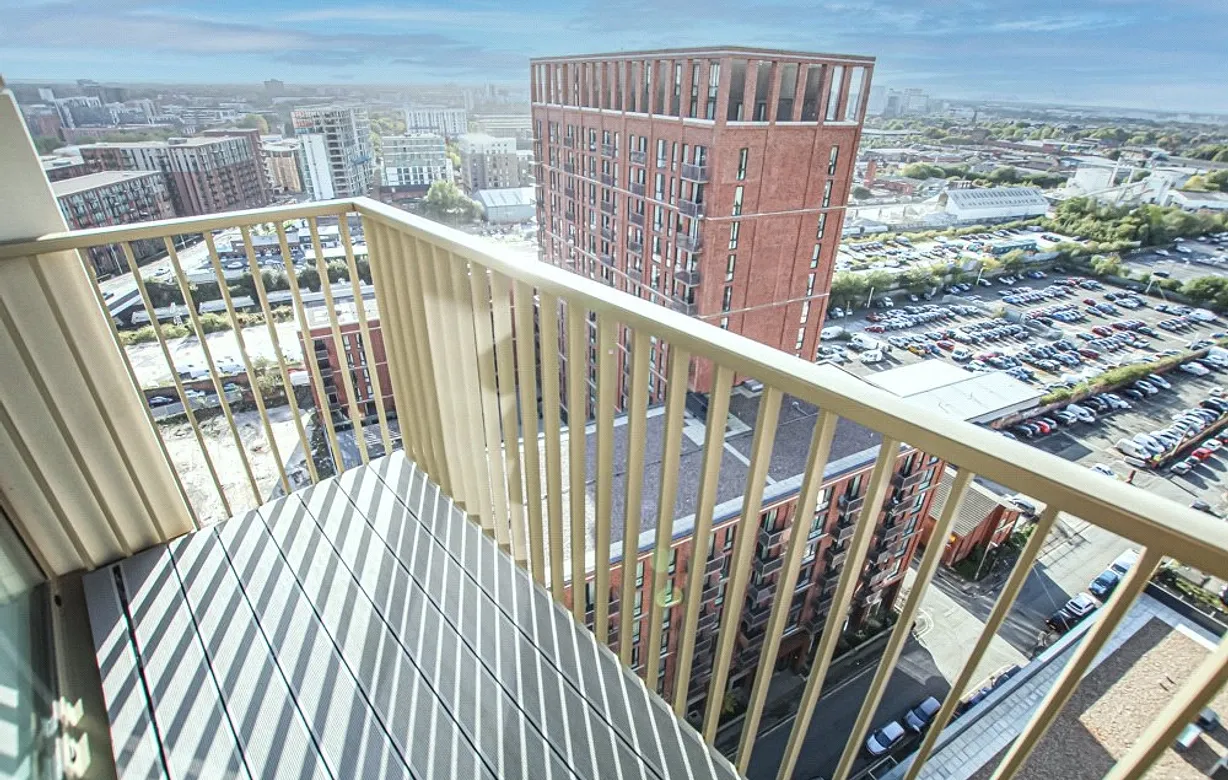 3 bedroom apartment for sale - Bentley Hurst