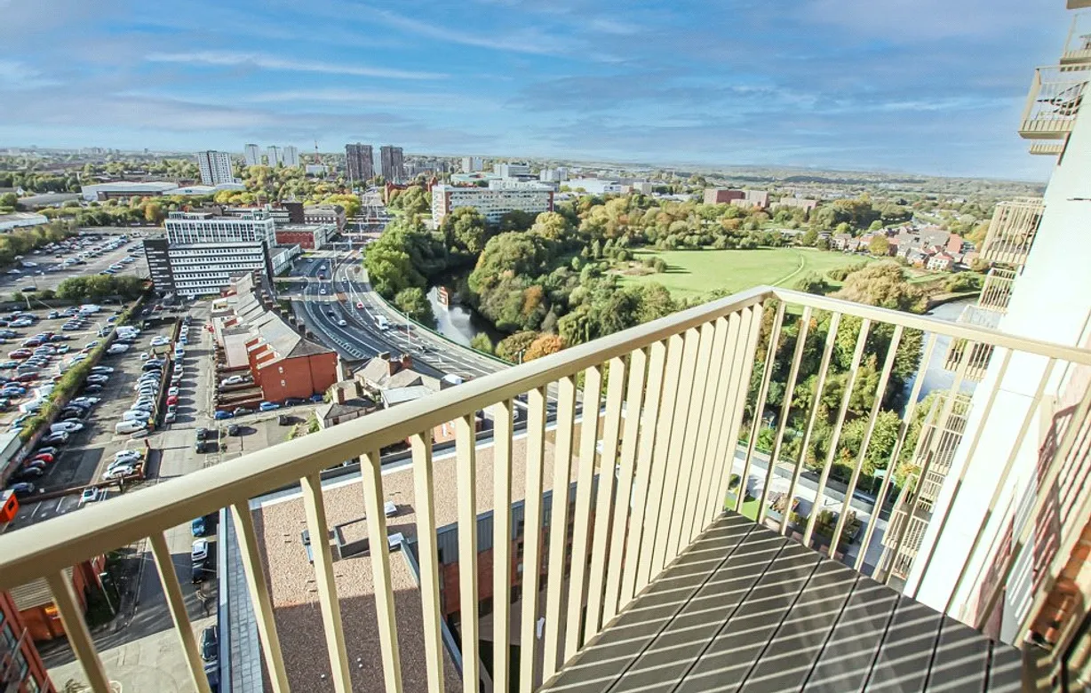 3 bedroom apartment for sale - Bentley Hurst