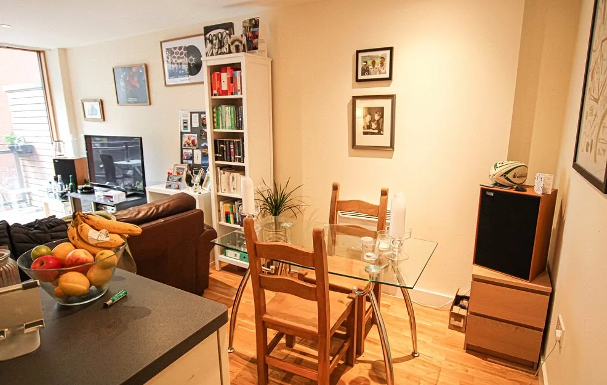 2 bedroom apartment to rent - Bentley Hurst