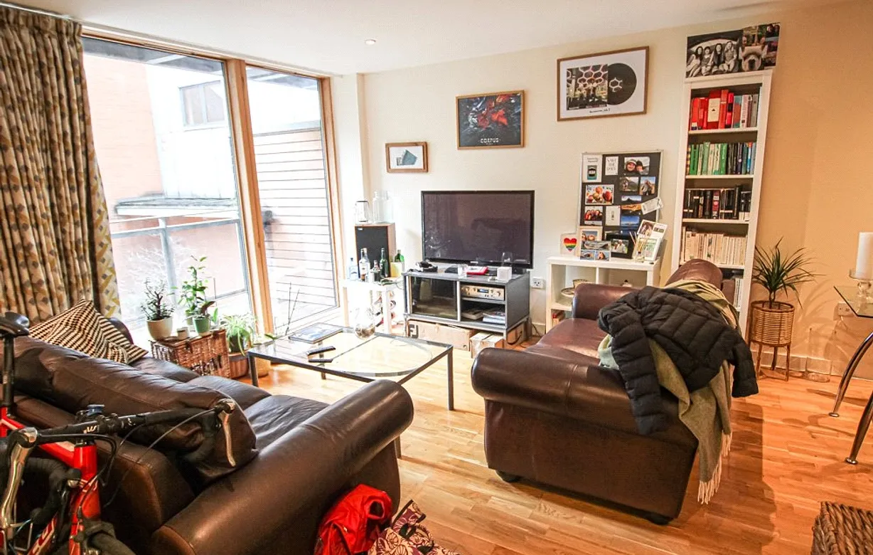 2 bedroom apartment to rent - Bentley Hurst