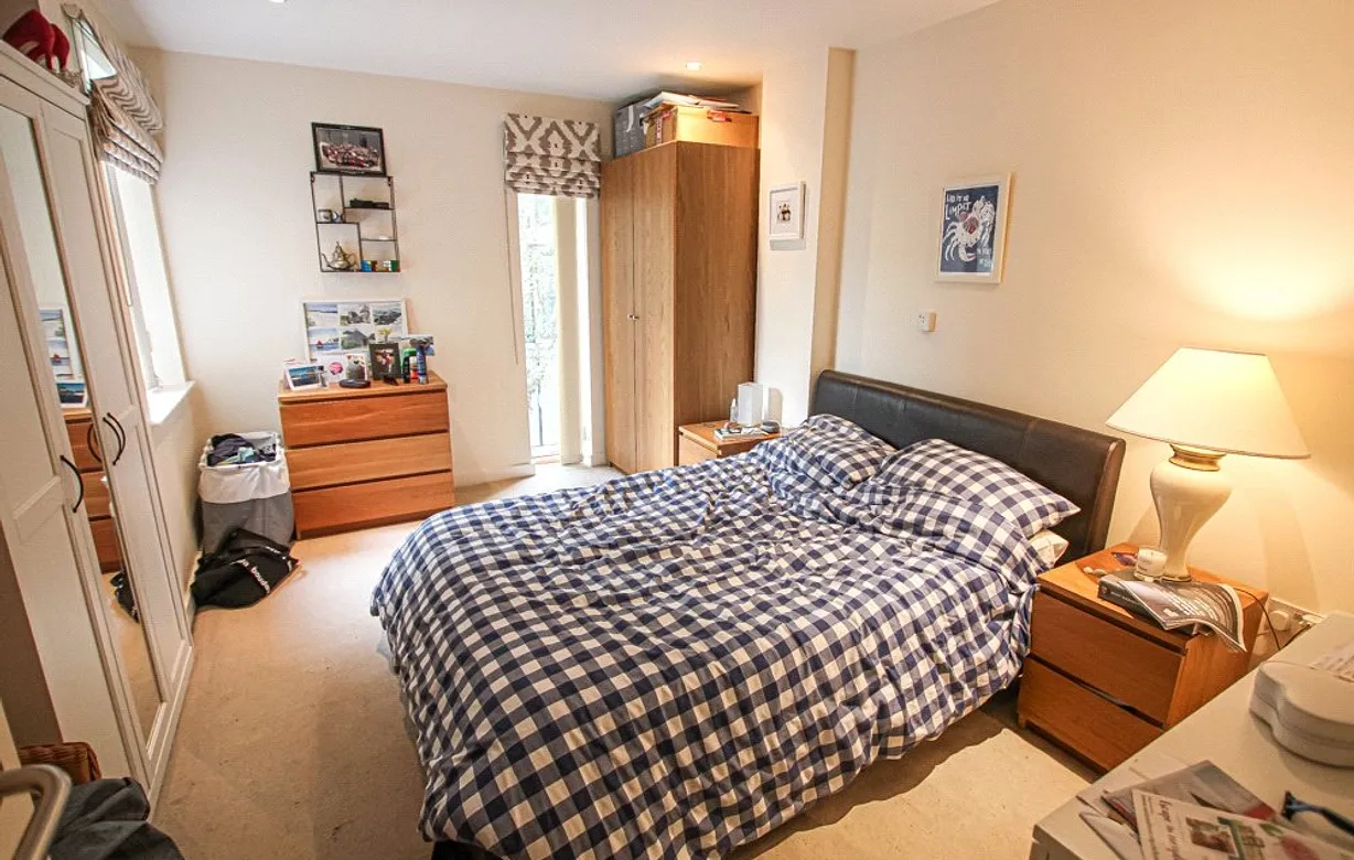 2 bedroom apartment to rent - Bentley Hurst