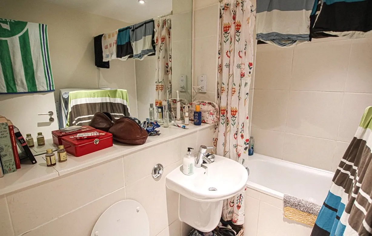 2 bedroom apartment to rent - Bentley Hurst