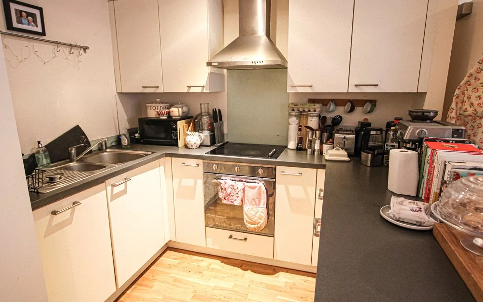 2 bedroom apartment to rent - Bentley Hurst